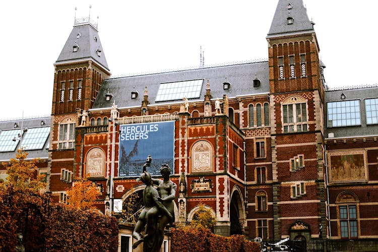 Combo Rijksmuseum and Van Gogh Museum semi-private tour