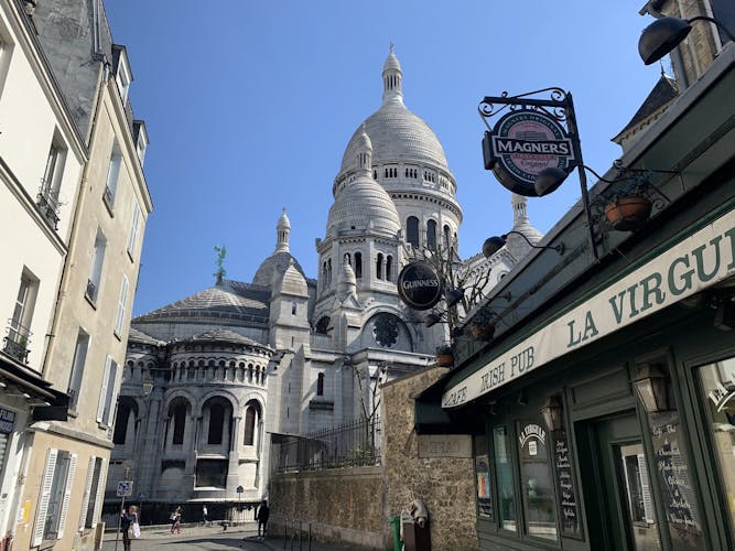 Montmartre sightseeing audio tour on mobile app