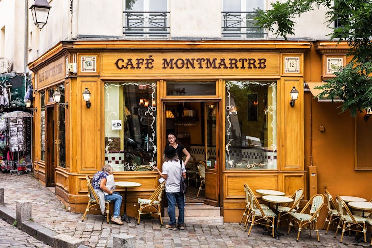 Montmartre sightseeing audio tour on mobile app