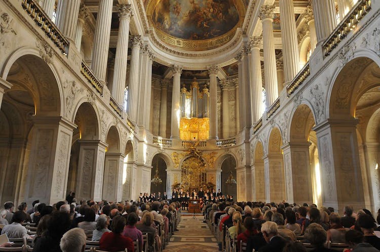 Palace of Versailles tickets with audio tour on mobile app