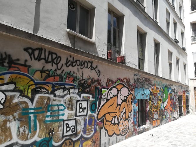Trendy Marais: street art and food walking & audio tour