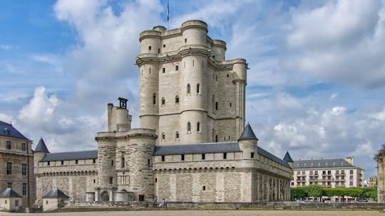 Entrada al castillo de Vincennes con audioguía en la aplicación móvil