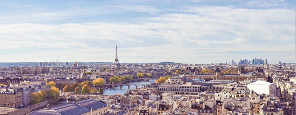 Discovering Paris: Walking audio tour along the Seine river