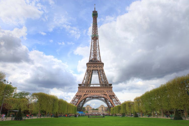 Discovering Paris: Walking Audio Tour Along The Seine River Ticket - 1