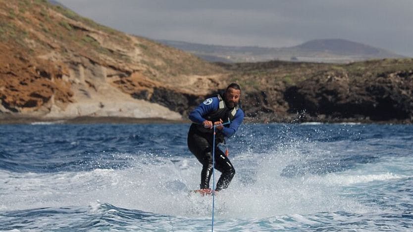 Privé wakeboard-ervaring van 30 minuten in Zuid-Tenerife