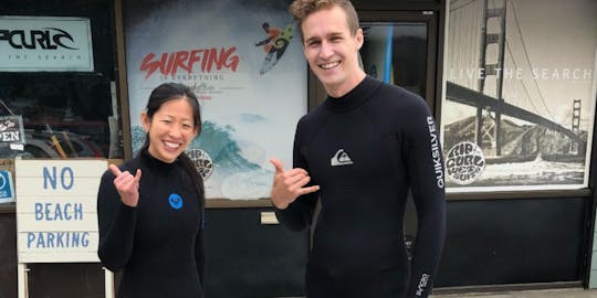 Lección de surf para parejas en San Diego