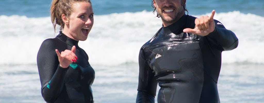 Group surf lessons with experienced instructor in Los Angeles