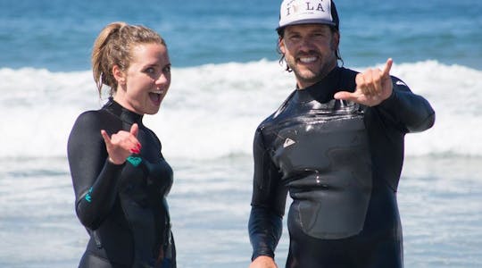 Group surf lessons with experienced instructor in Los Angeles