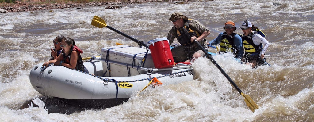 Tour de rafting por la tarde de medio día en Moab