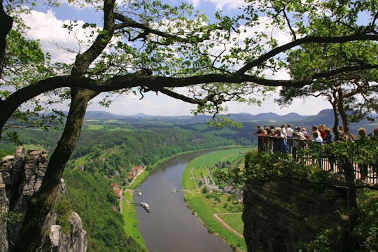Schlosspark Pillnitz und Halbtagesausflug in die Sächsische Schweiz
