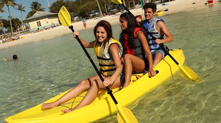 Full-day Pacific Beach triple kayak rental