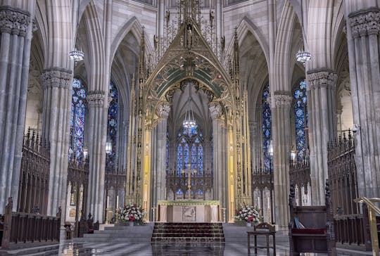 St. Patrick's Cathedral holiday tour with official audioguide