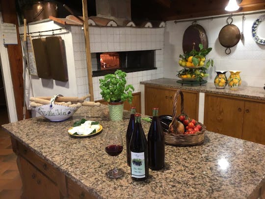 Aula de culinária virtual com um chef local em Sorrento