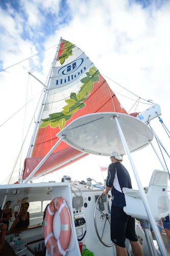 Catamaran tour along the Waikiki coast