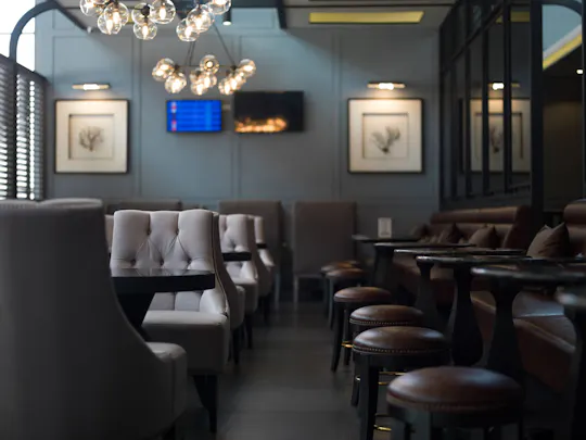 Phuketin lentokentän lähtöalueen pikakäynti ja Coral First Class -lounge