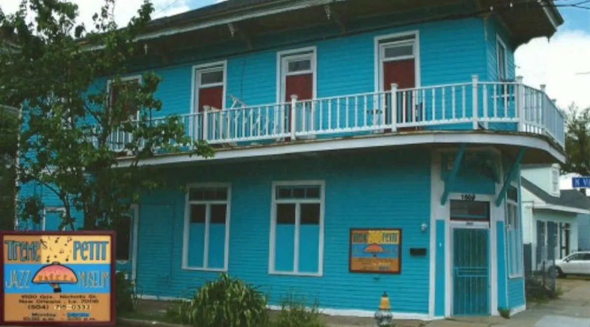 peek-xhhzBTgfTwCaCfgKEGAJ