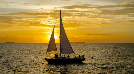 Dwugodzinna wycieczka żeglarska o zachodzie słońca w San Diego