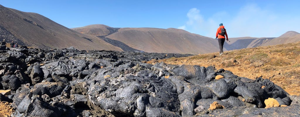 Tour al borde del nuevo campo de lava
