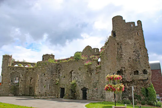 Discover Dylan Thomas’ Swansea on a self-guided audio tour