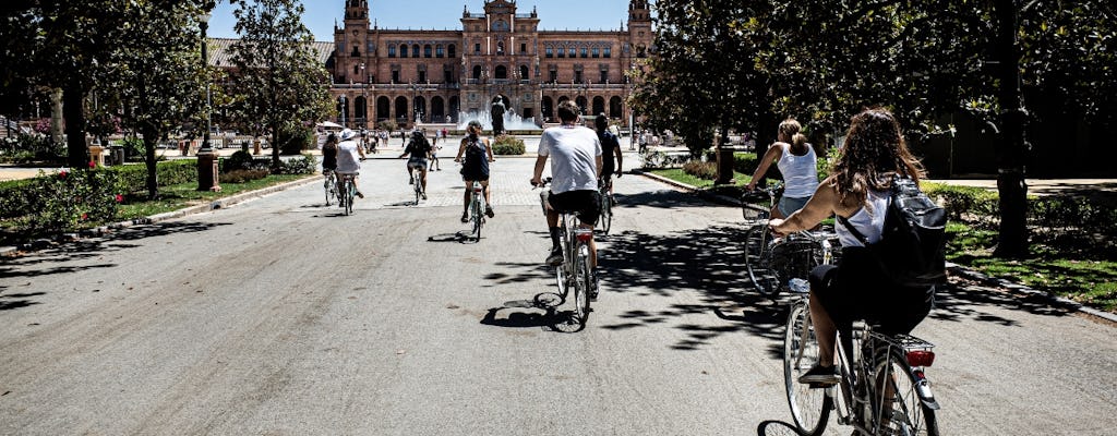 Tour de bicicleta de metade de um dia pelos principais monumentos da cidade de Sevilha