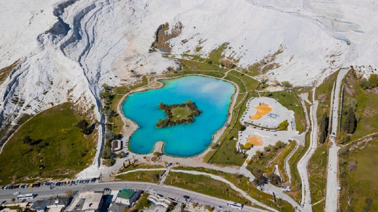 Pamukkale and Hierapolis private tour with lunch