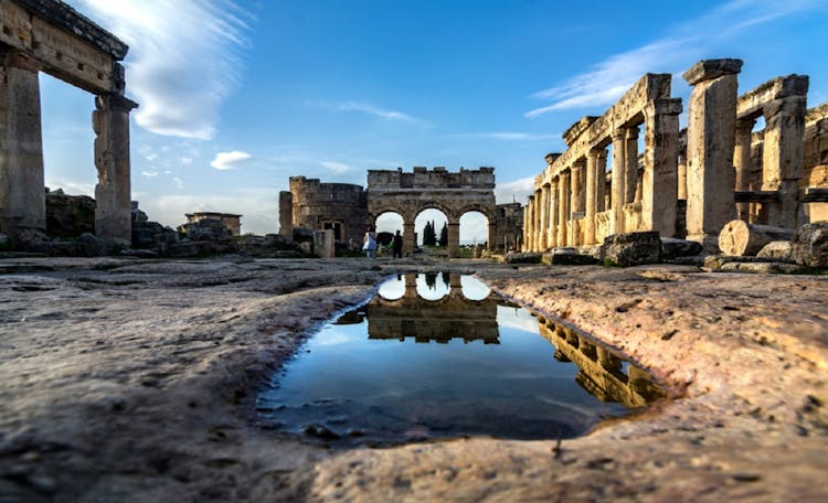 Pamukkale and Hierapolis private tour with lunch