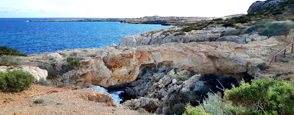 Circuit en 4x4 dans l'est de Chypre avec croisière dans le lagon bleu
