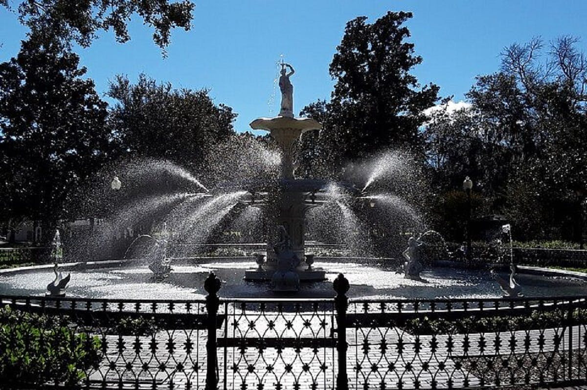 Explore a Chippewa Square e o Forsyth Park em um tour de áudio autoguiado em Savannah