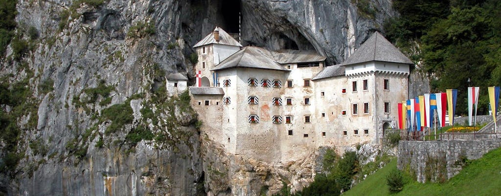 Castillo de Predjama Excursión al castillo de Predjama y a las cuevas de Postojna Excursión a las cuevas de Postojna