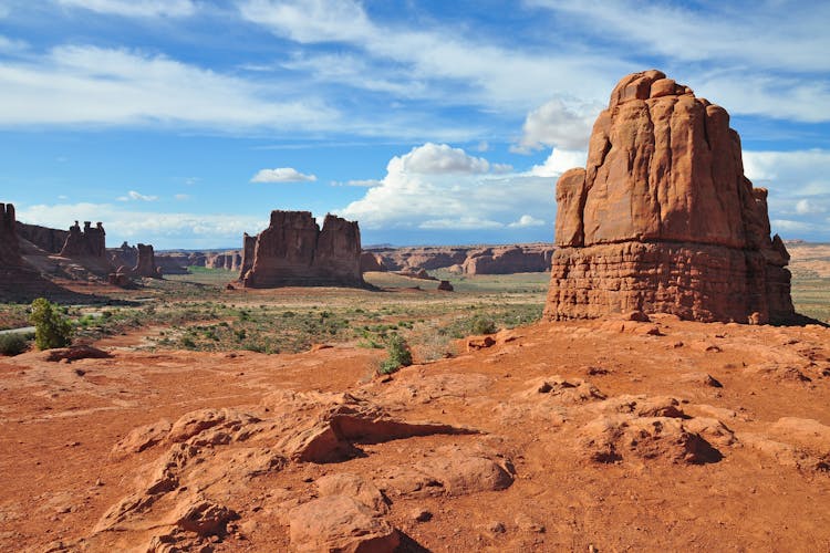 Arches National Park self-guided driving tour in Moab
