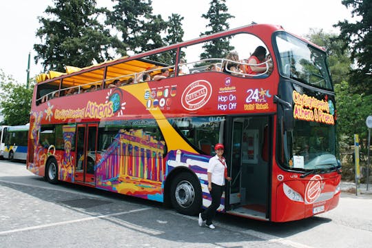Hop on-hop off sightseeing bus