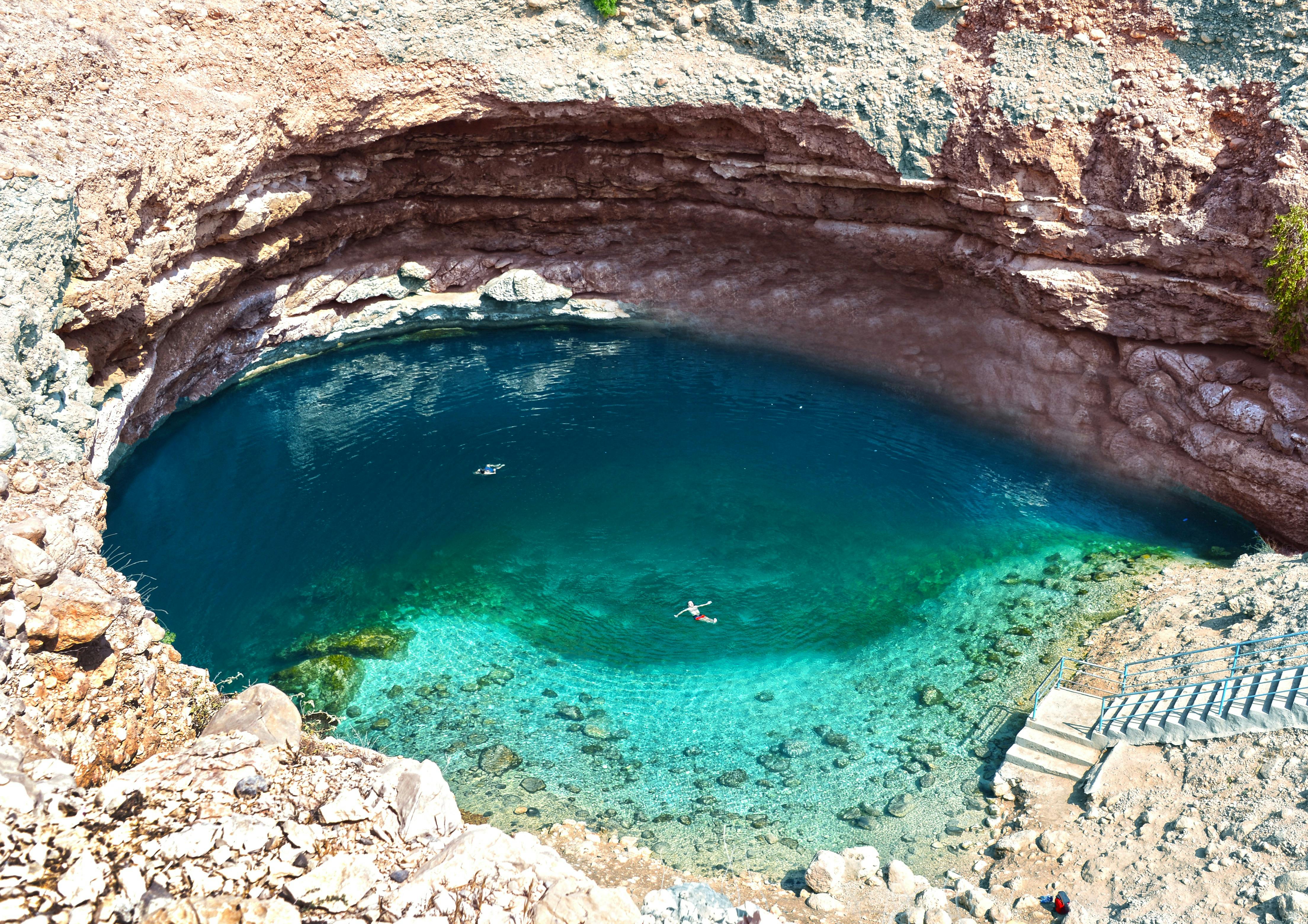 Private tour to Sinkhole and Wadi from Muscat with lunch box