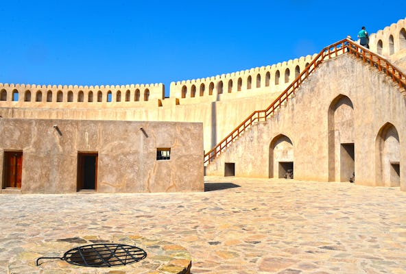 Private Tour nach Nizwa und zur Oase Birkat Al Mouz von Muscat mit Mittagessen