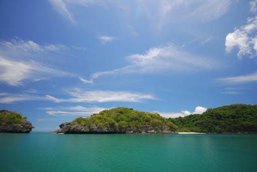 Angthong Marine Park by Speedboat