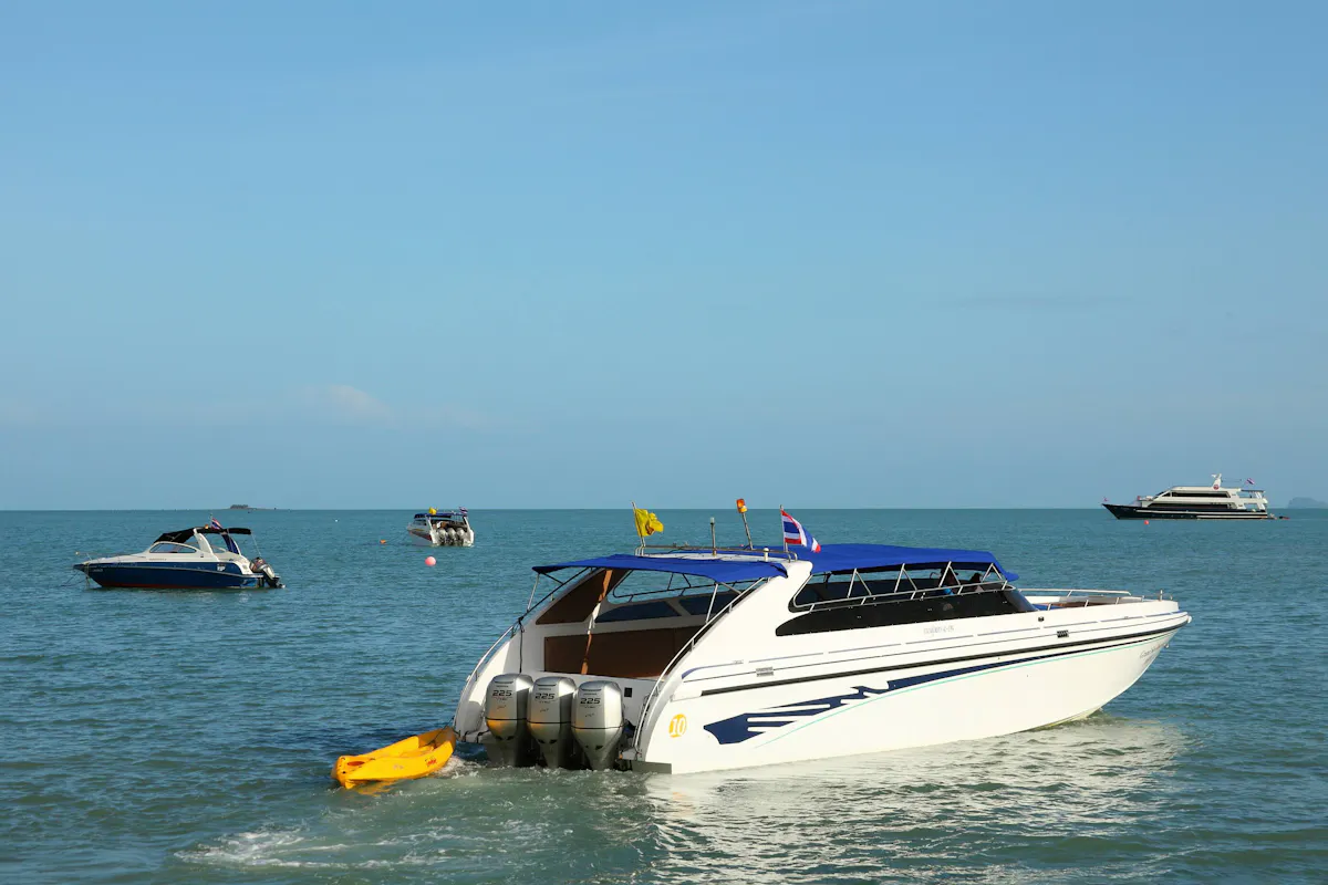 Angthong Marine Park by Speedboat