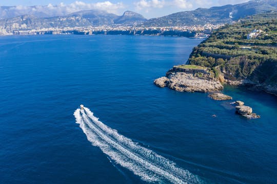 Excursion en bateau sur la côte de Sorrente avec dégustation de prosecco