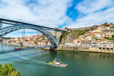 Crucero por la ciudad de Oporto y billetes combinados de autobús turístico