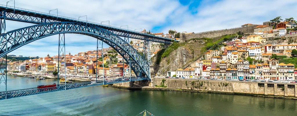 Crucero por la ciudad de Oporto y billetes combinados de autobús turístico