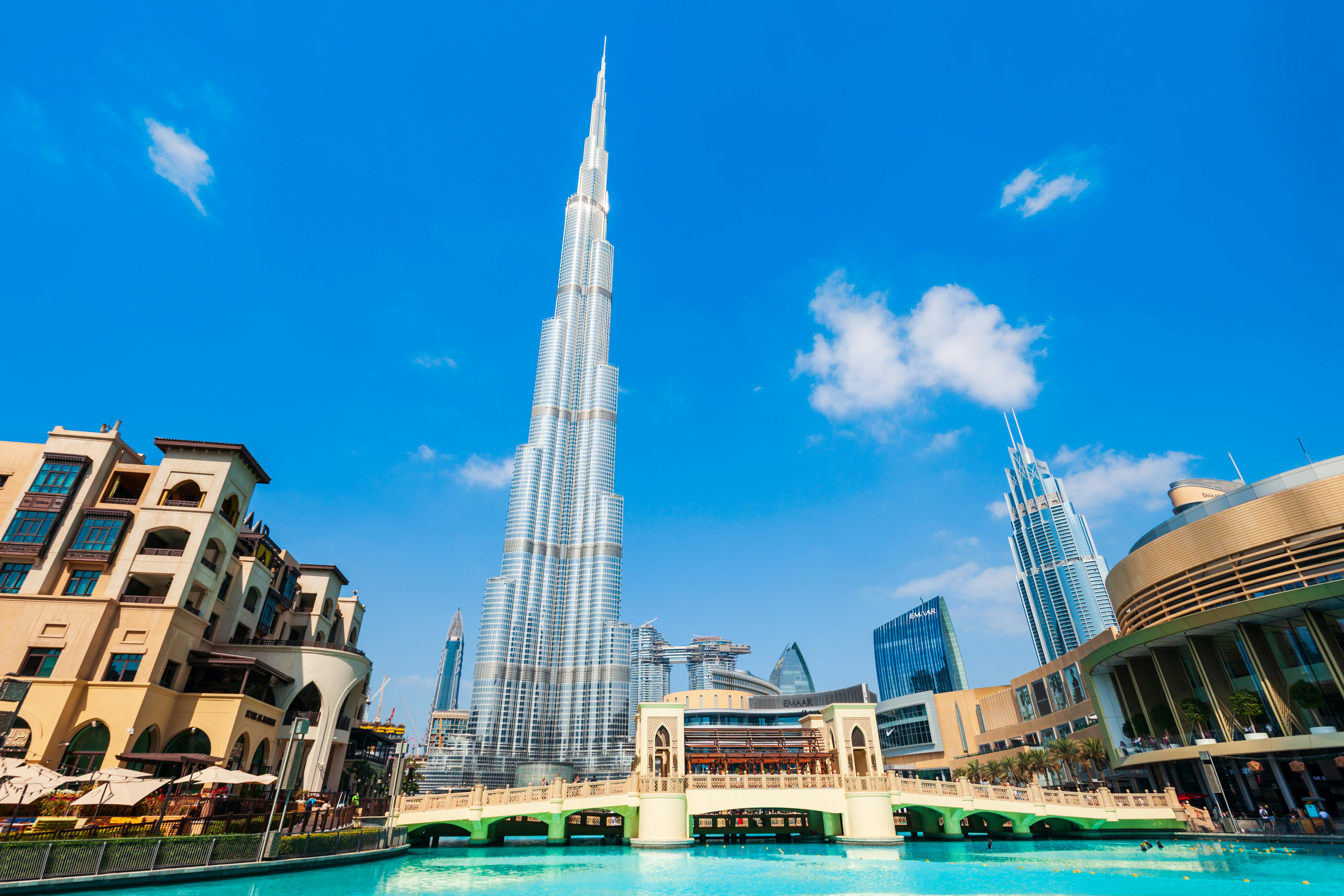Eintrittskarte für Burj Khalifa und private Führung durch moderne Architektur in Dubai