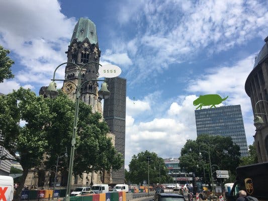 Kindvriendelijke stadsrally in Berlijn "Apen en adelaars"