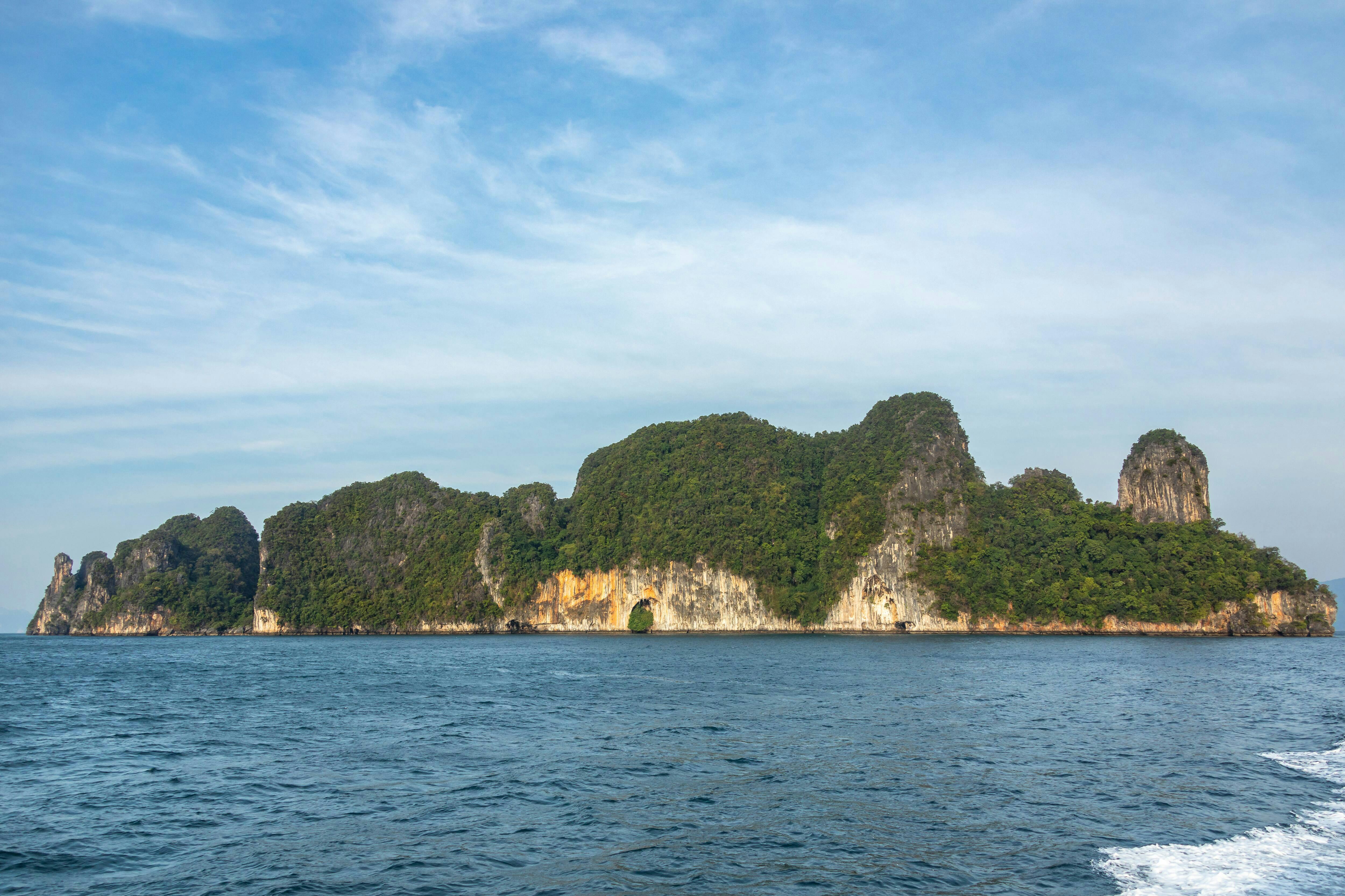 Cruzeiro pela Baía de Phang Nga