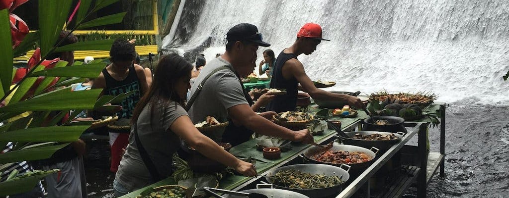 Wycieczka Villa Escudero z Manili z obiadem przy wodospadzie?