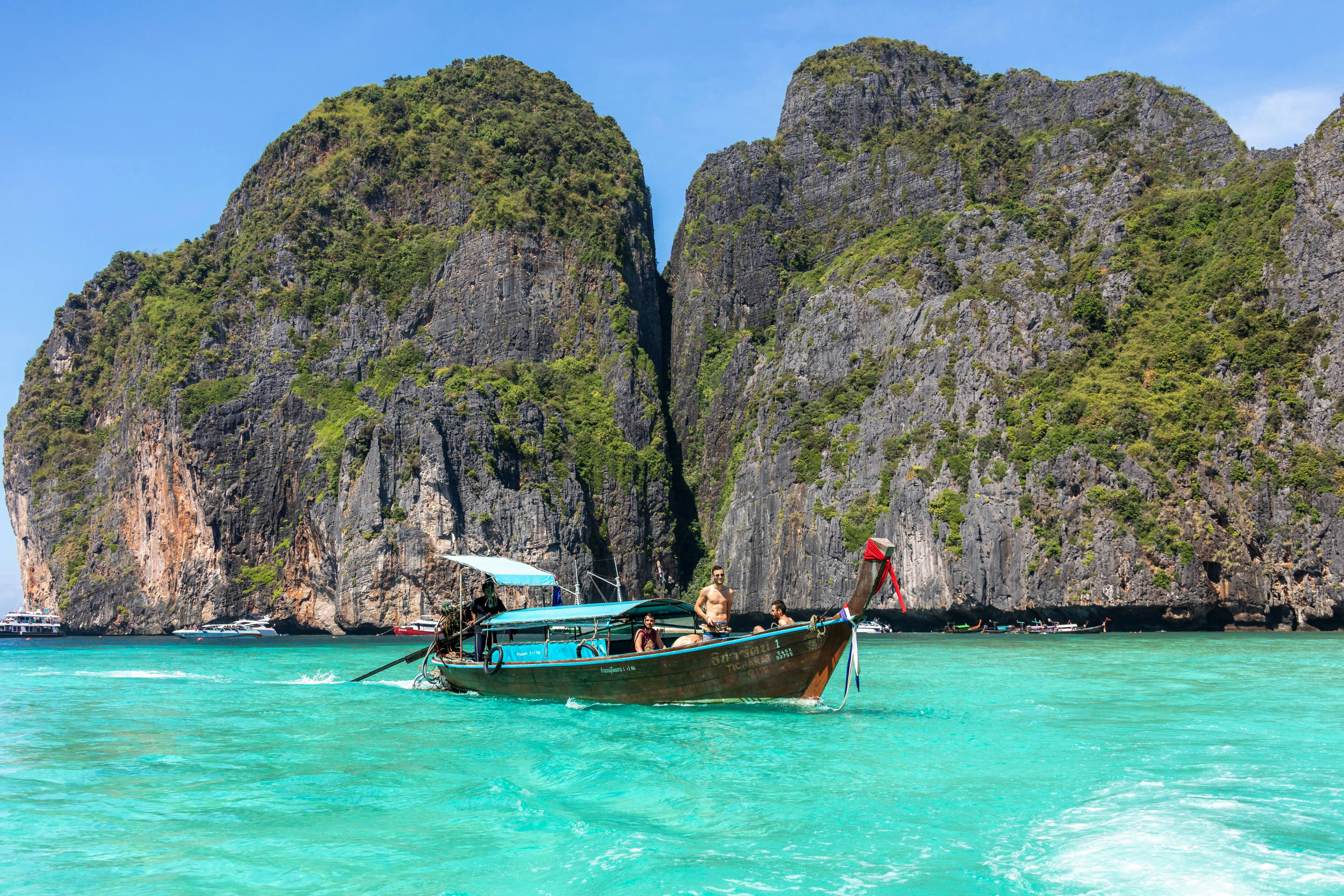 Phi Phi-Eilanden Speedboot Tour met Pileh Lagoon