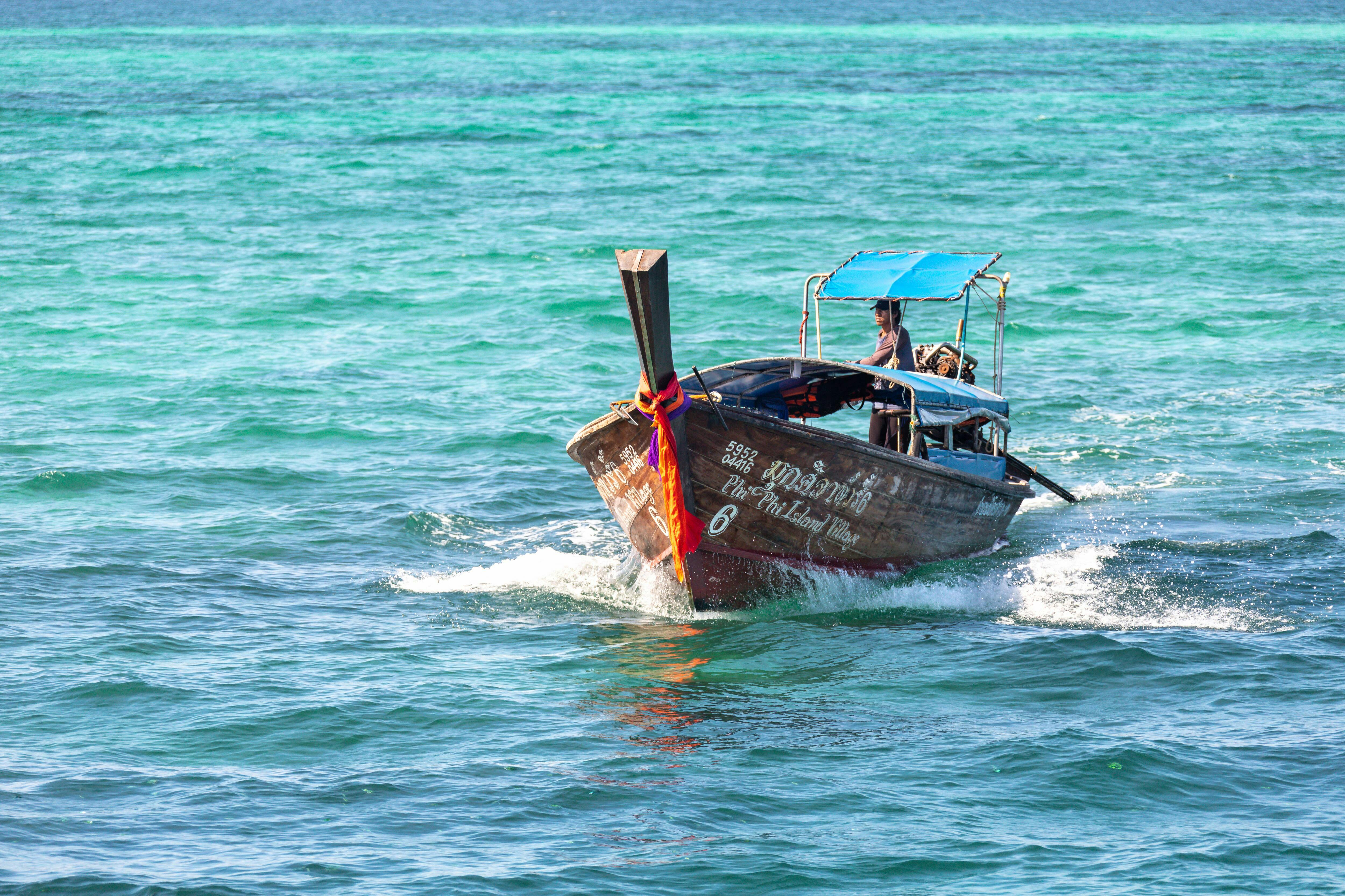 Phi Phi Islands Speedboat Tour with Pileh Lagoon