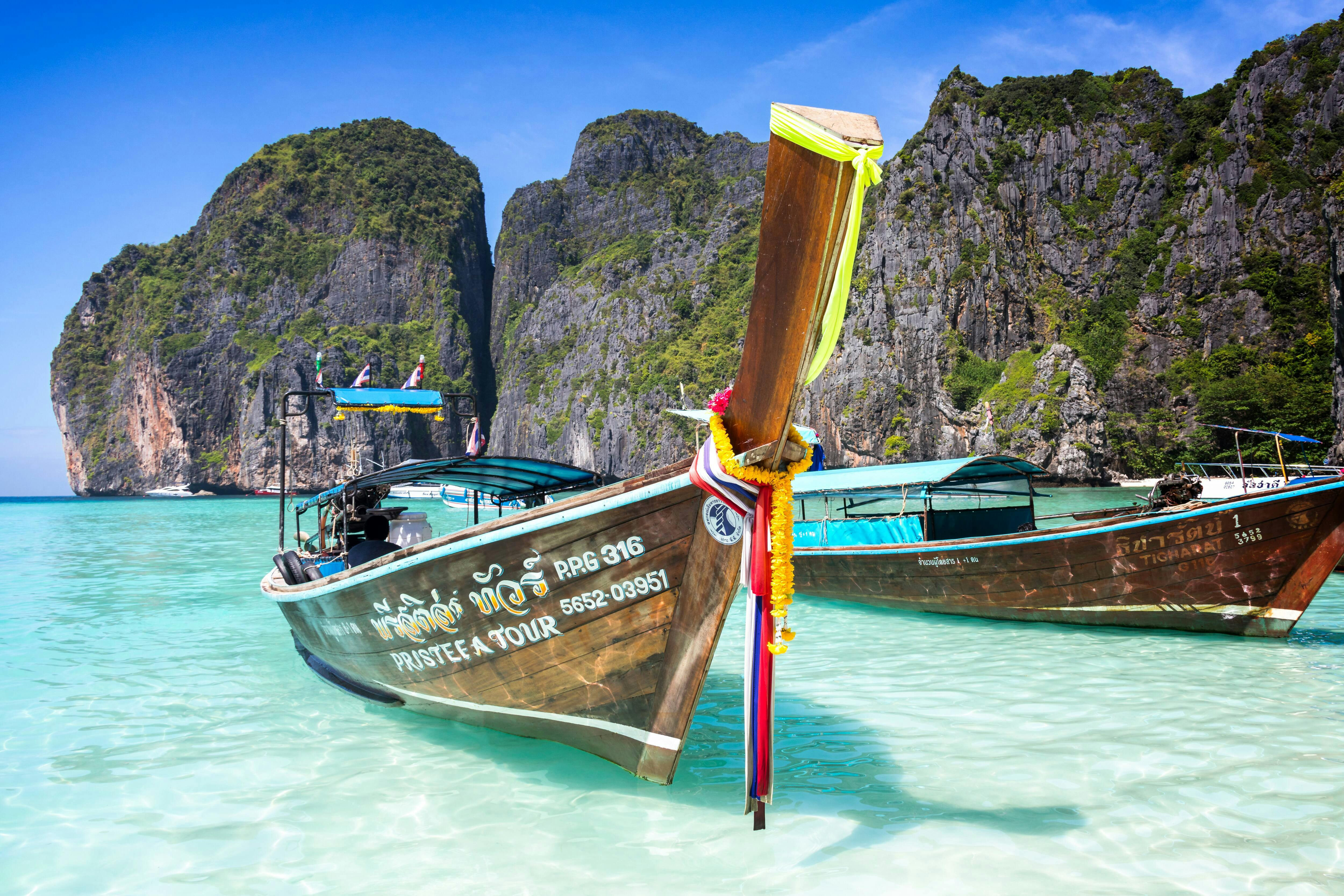 Phi Phi Islands Speedboat Tour with Pileh Lagoon