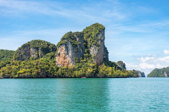 Kajakpaddling i Phang Nga-bukten med havsgrottor