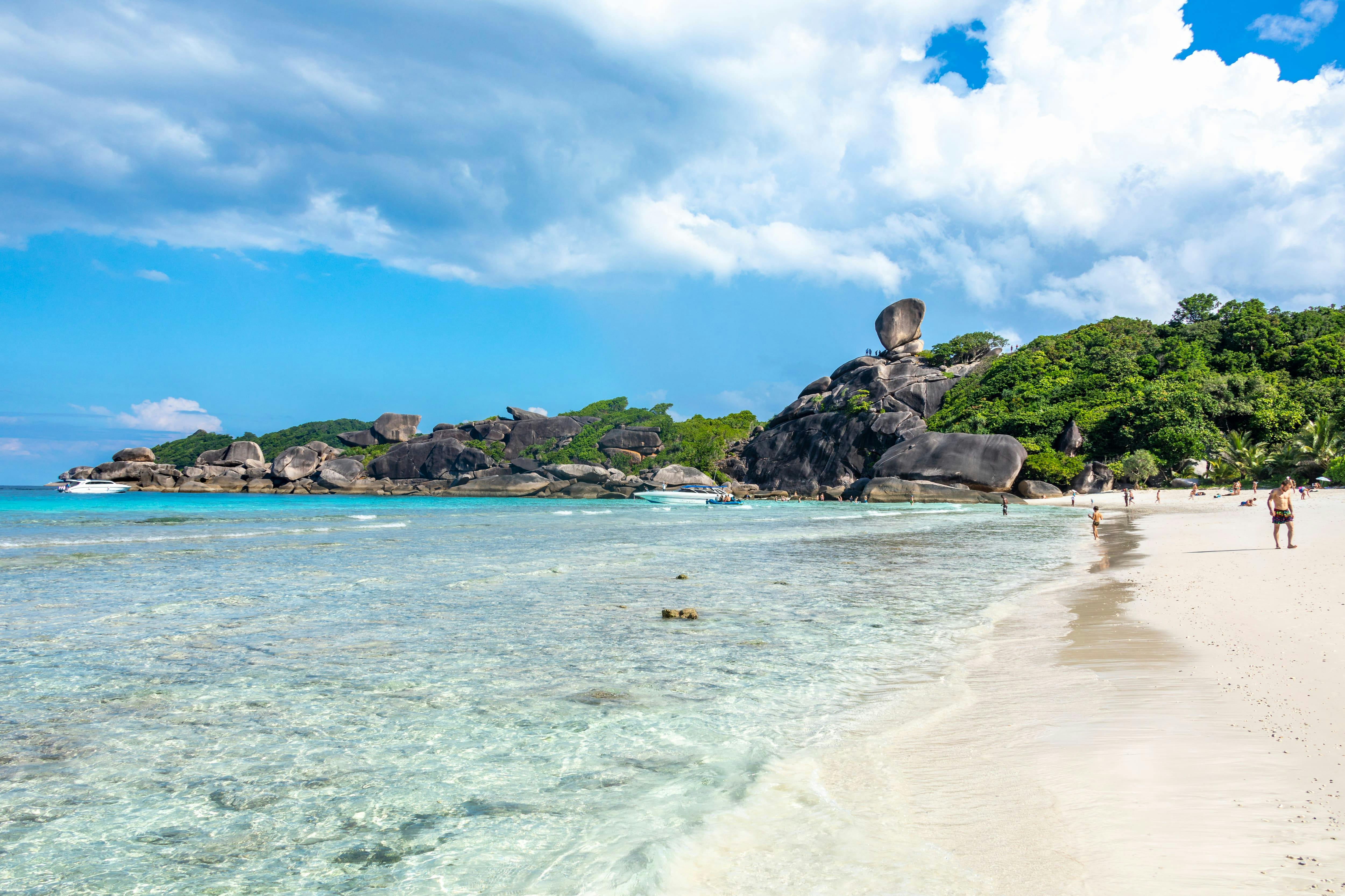 Similan-saaret pikaveneellä Khao Lakista