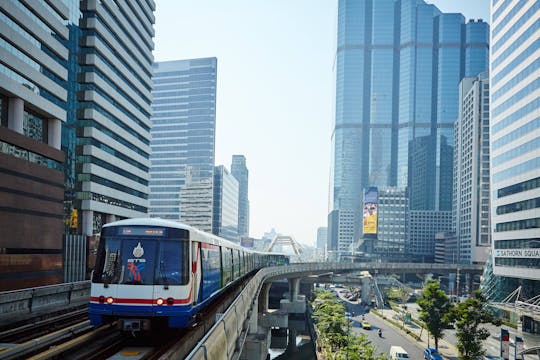 Bangkok Food Tour with Skytrain One-day Ticket