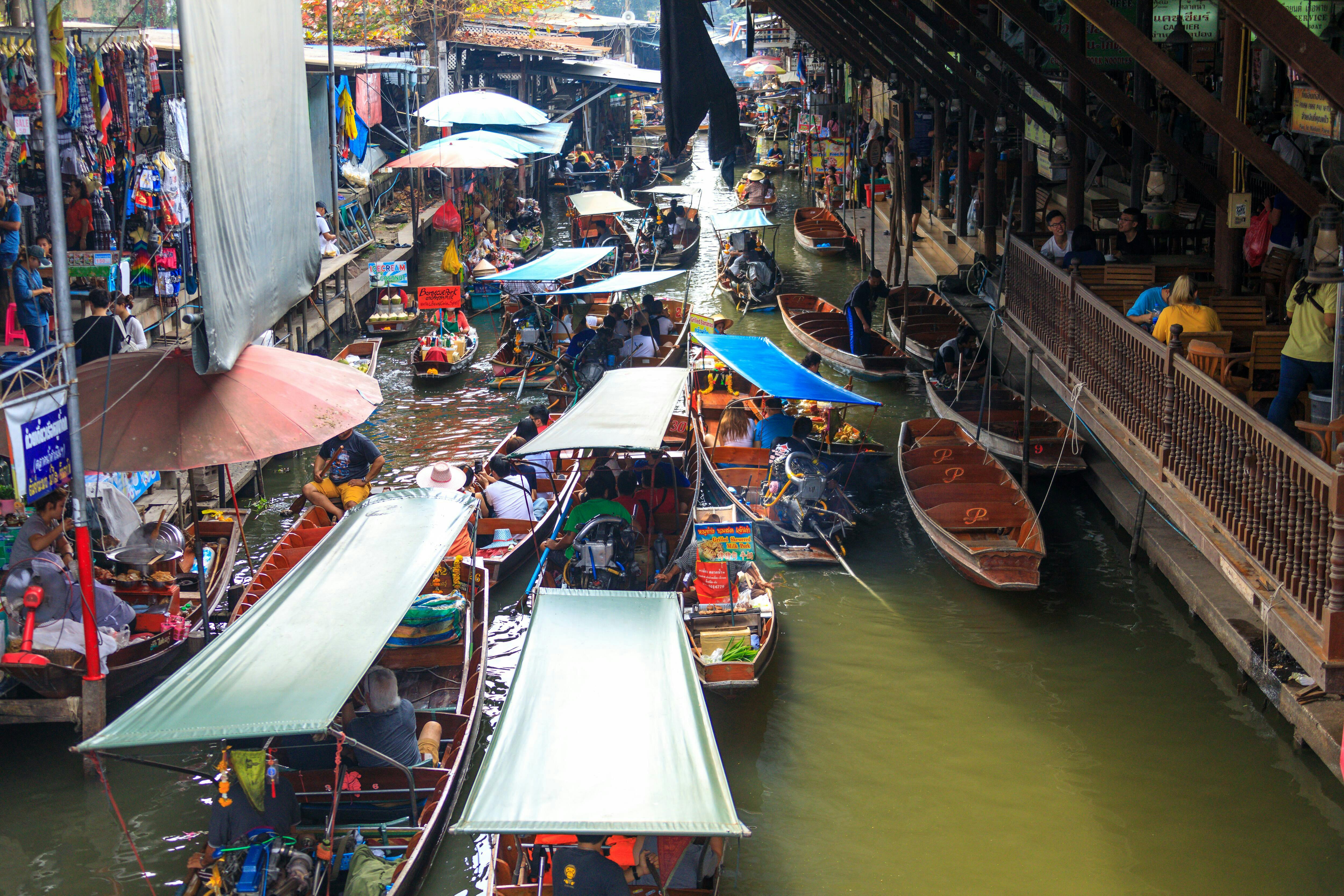 Damnoen Saduak Floating & Maeklong Railway Markets Small Group Tour