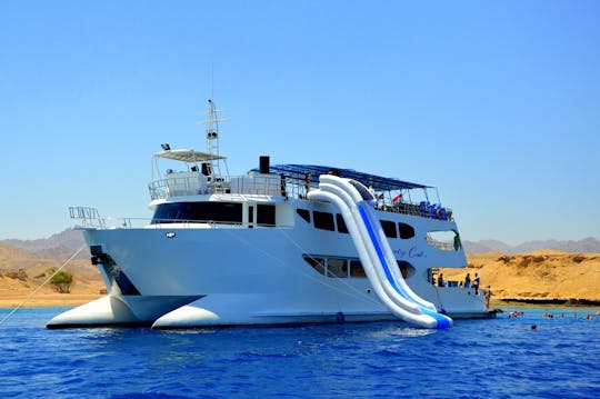 Viagem marítima e submarino no catamarã Liberty saindo de Sharm el-Sheikh